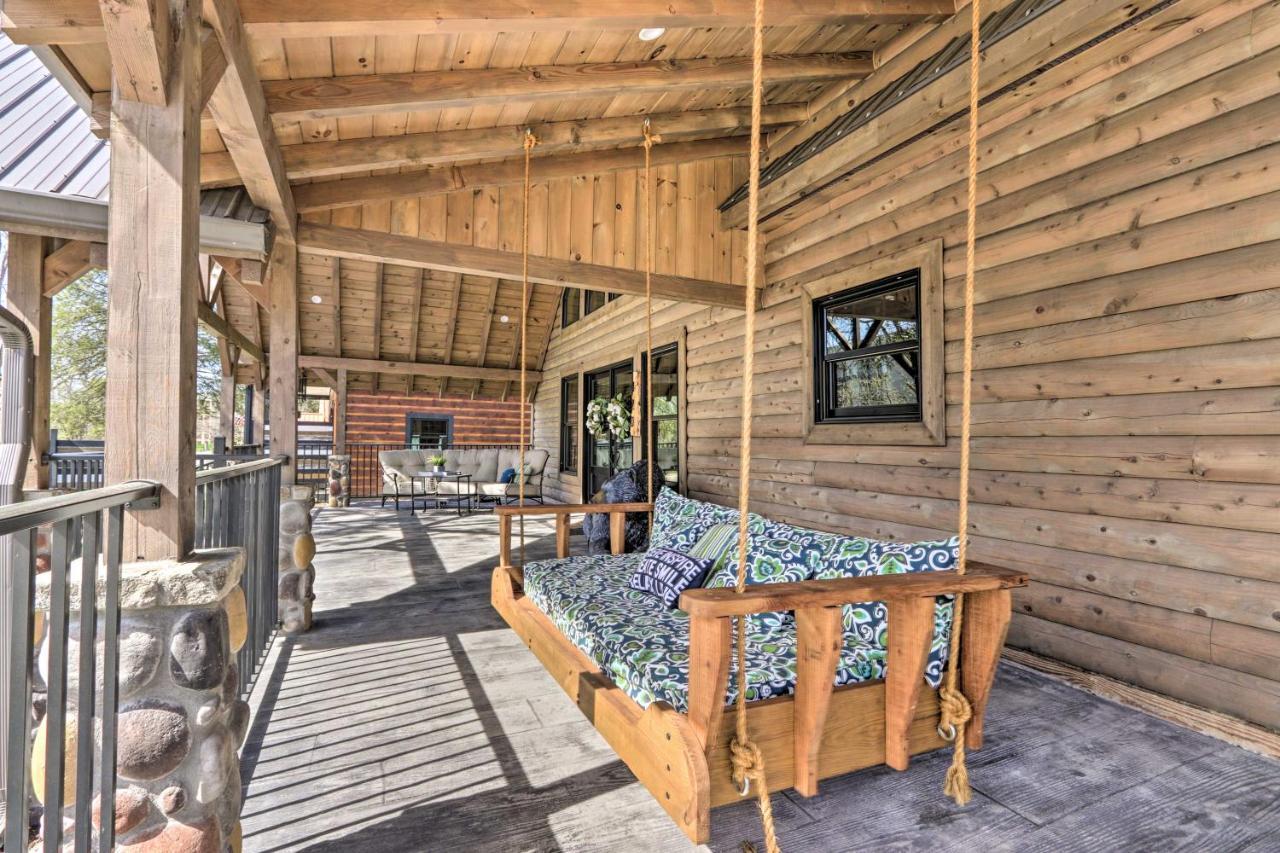 Riverfront Cabin With Hot Tub - 3 Miles To Dollywood Pigeon Forge Eksteriør billede