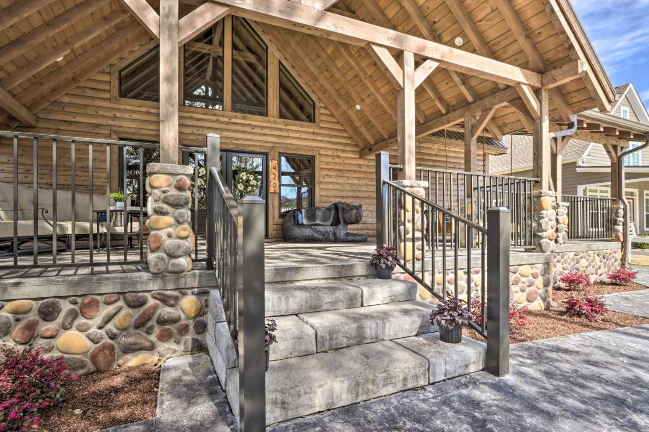 Riverfront Cabin With Hot Tub - 3 Miles To Dollywood Pigeon Forge Eksteriør billede