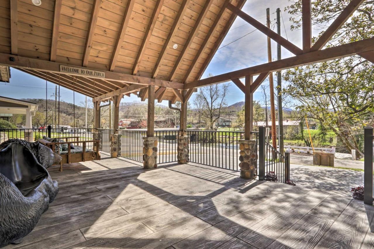 Riverfront Cabin With Hot Tub - 3 Miles To Dollywood Pigeon Forge Eksteriør billede