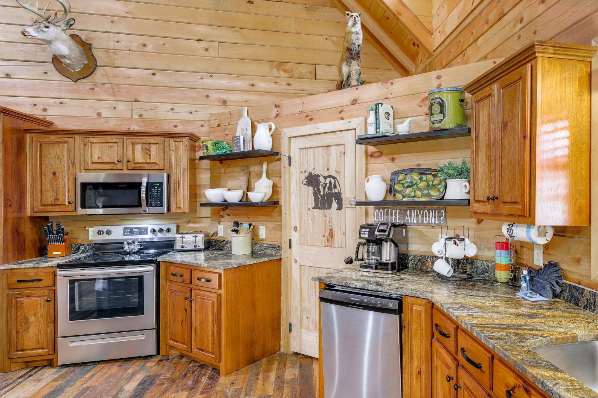 Riverfront Cabin With Hot Tub - 3 Miles To Dollywood Pigeon Forge Eksteriør billede