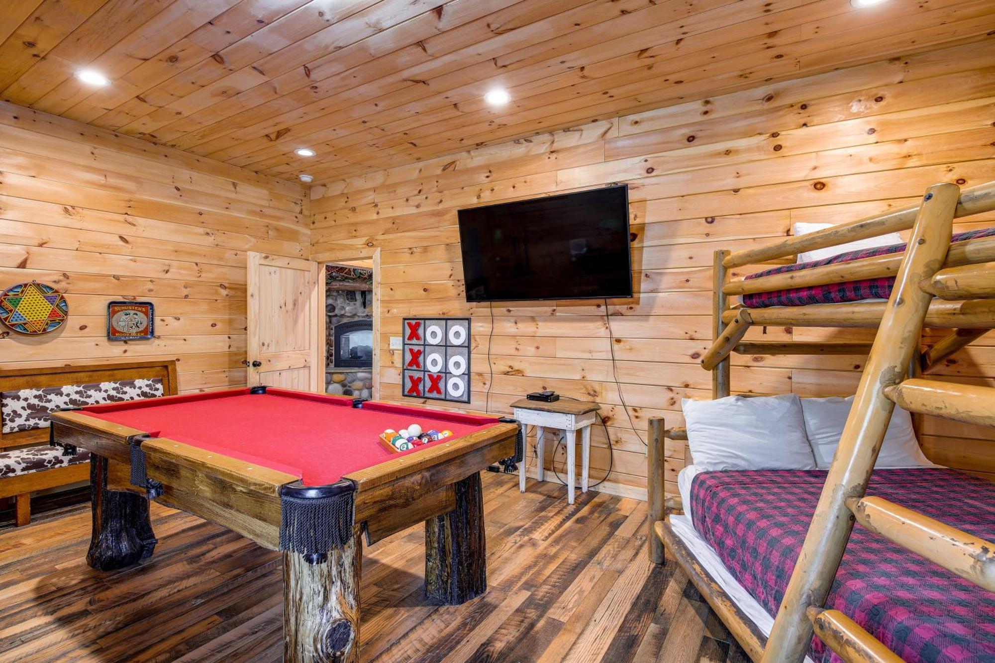 Riverfront Cabin With Hot Tub - 3 Miles To Dollywood Pigeon Forge Eksteriør billede
